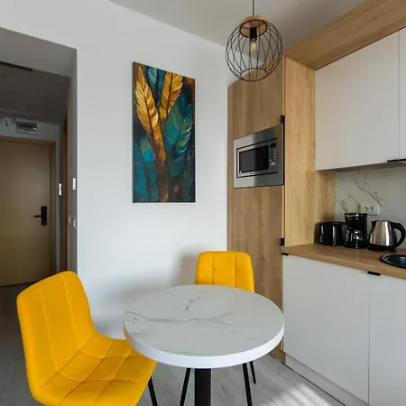 Yellow Nest With Free Parking شقة بوخارست