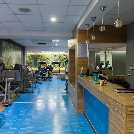 Yellow Nest With Free Parking * بوخارست