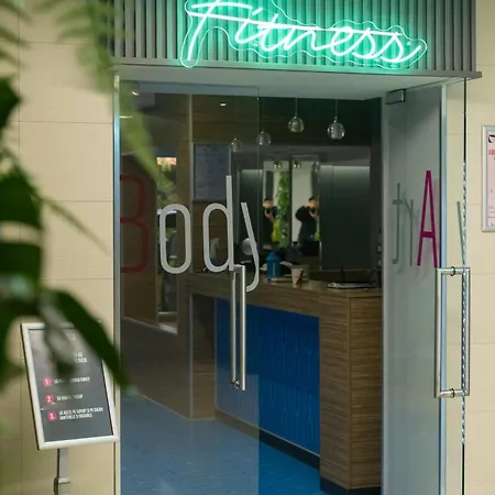 Yellow Nest With Free Parking بوخارست